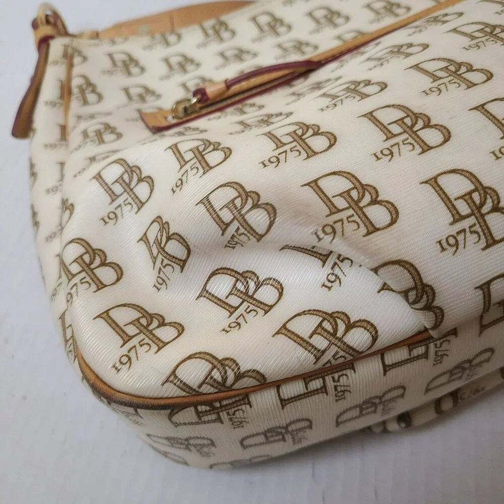 Dooney and Bourke Hobo Bag Collins East West 1975 Signature Ivory Brown *READ* - Picture 14 of 16